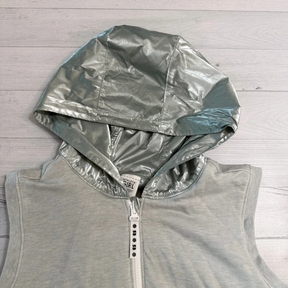 Athleta‎ Girl x Simone Biles silver grey hooded vest size 16